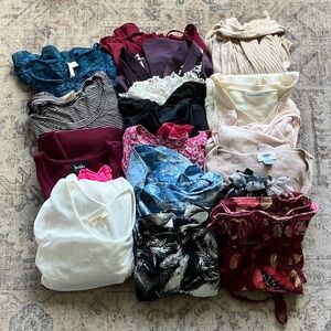 Lot (19) Assorted Women's Clothing Bundle M